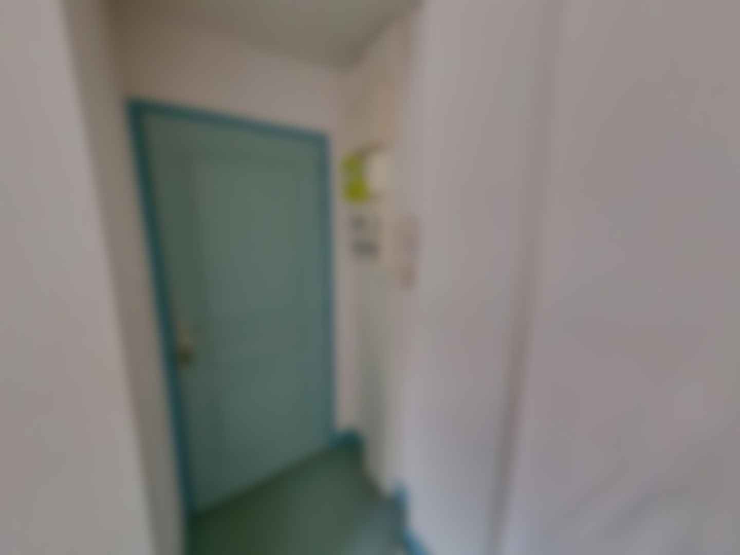 loading blurry tour image