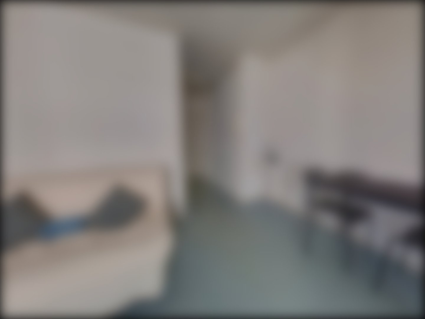 loading blurry tour image