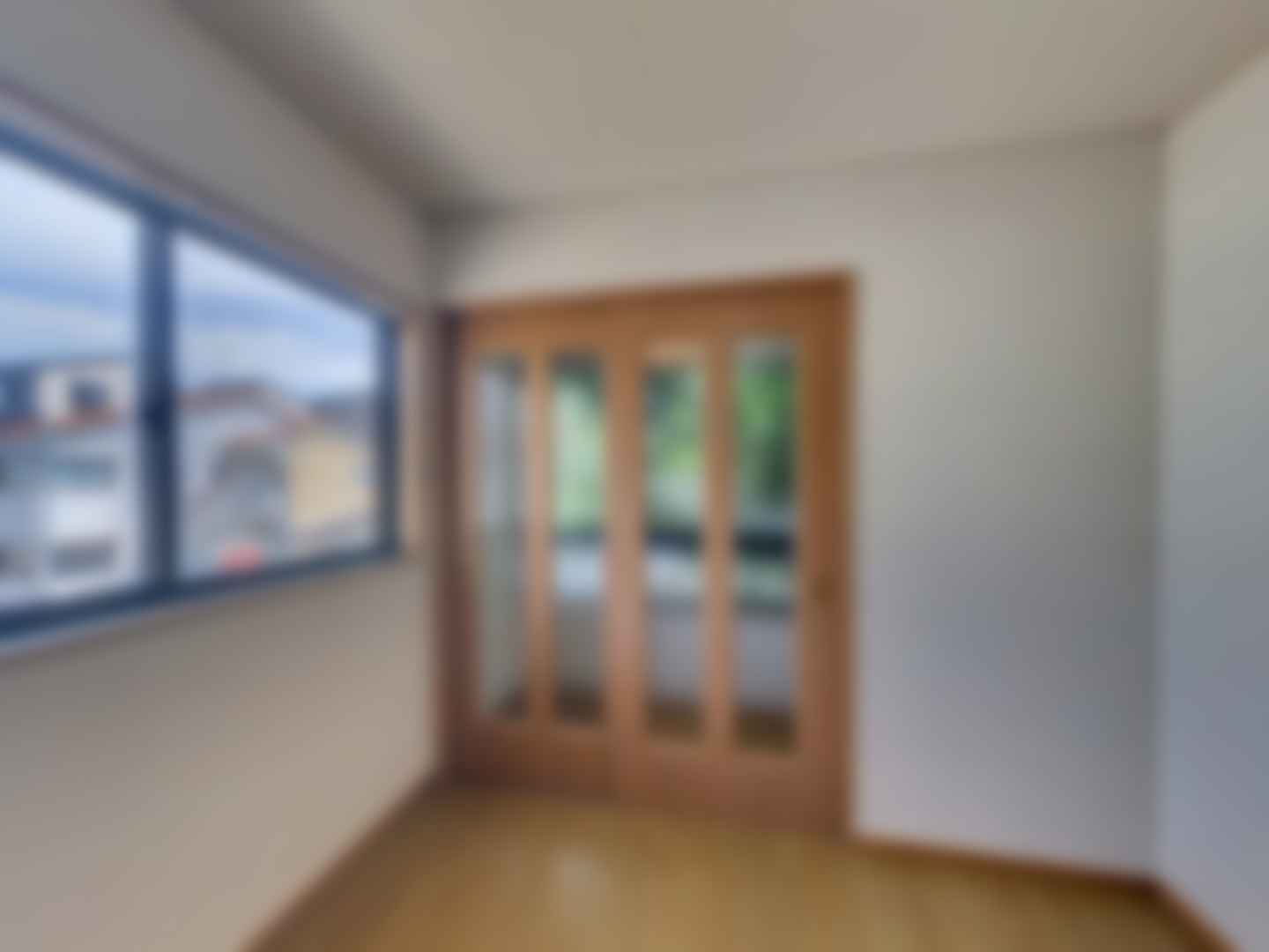 loading blurry tour image