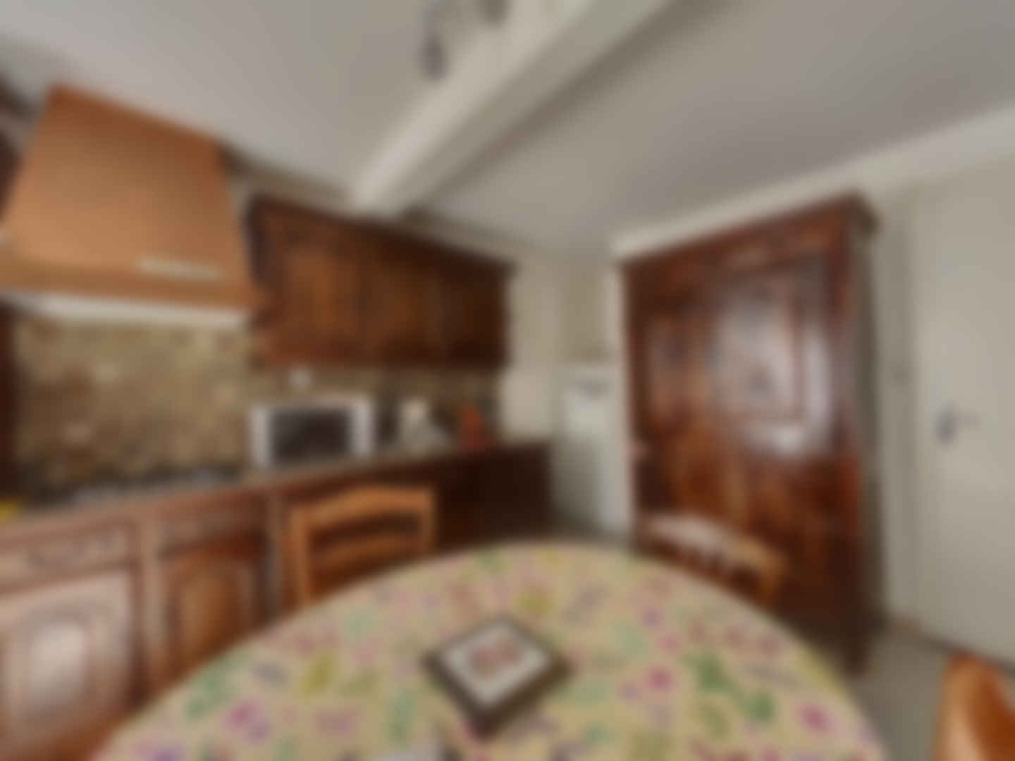 loading blurry tour image