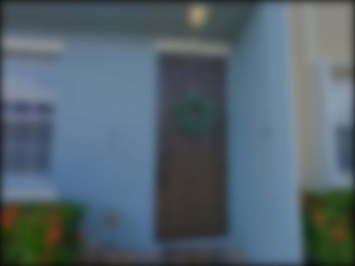 loading blurry tour image