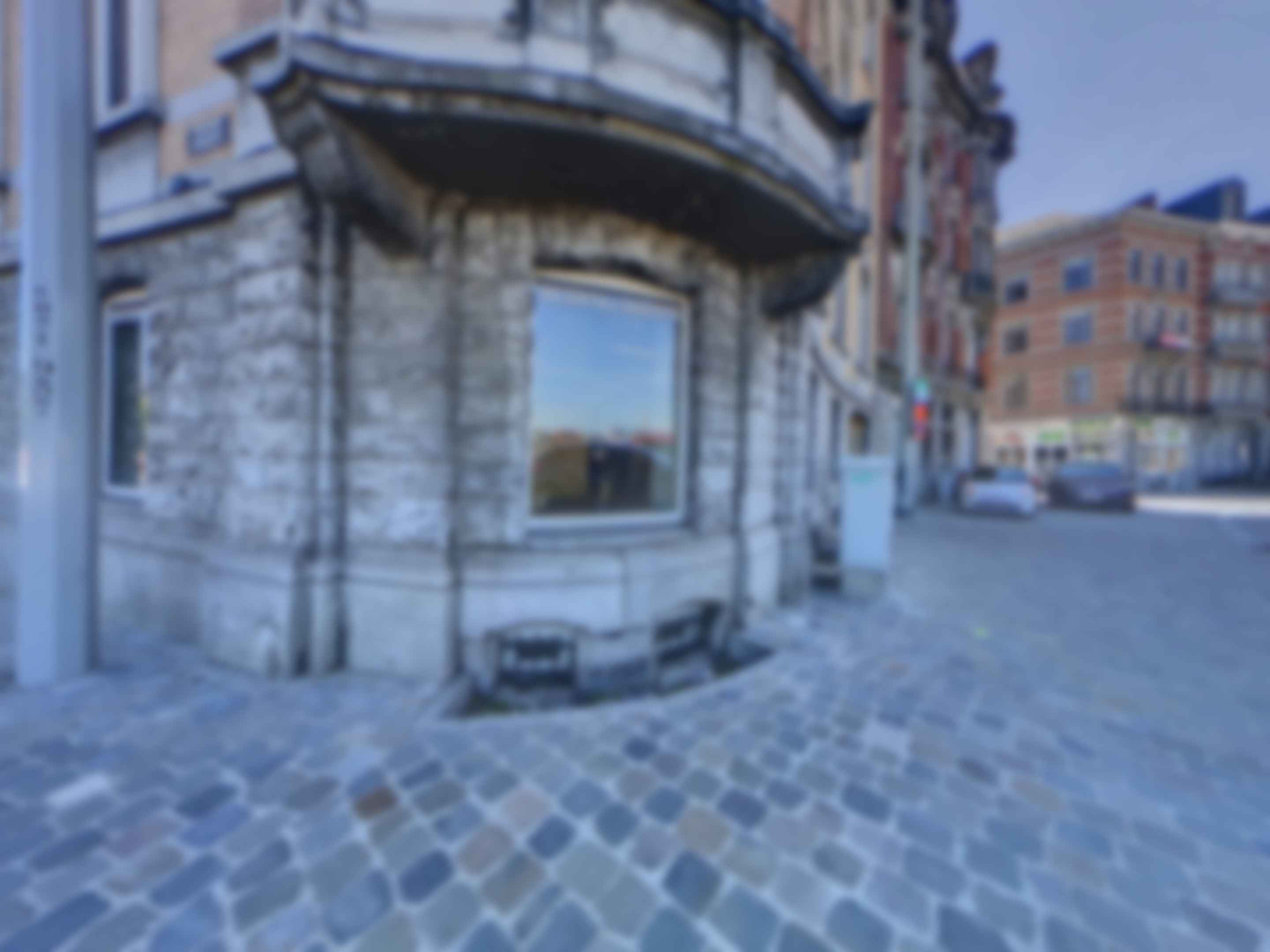 loading blurry tour image