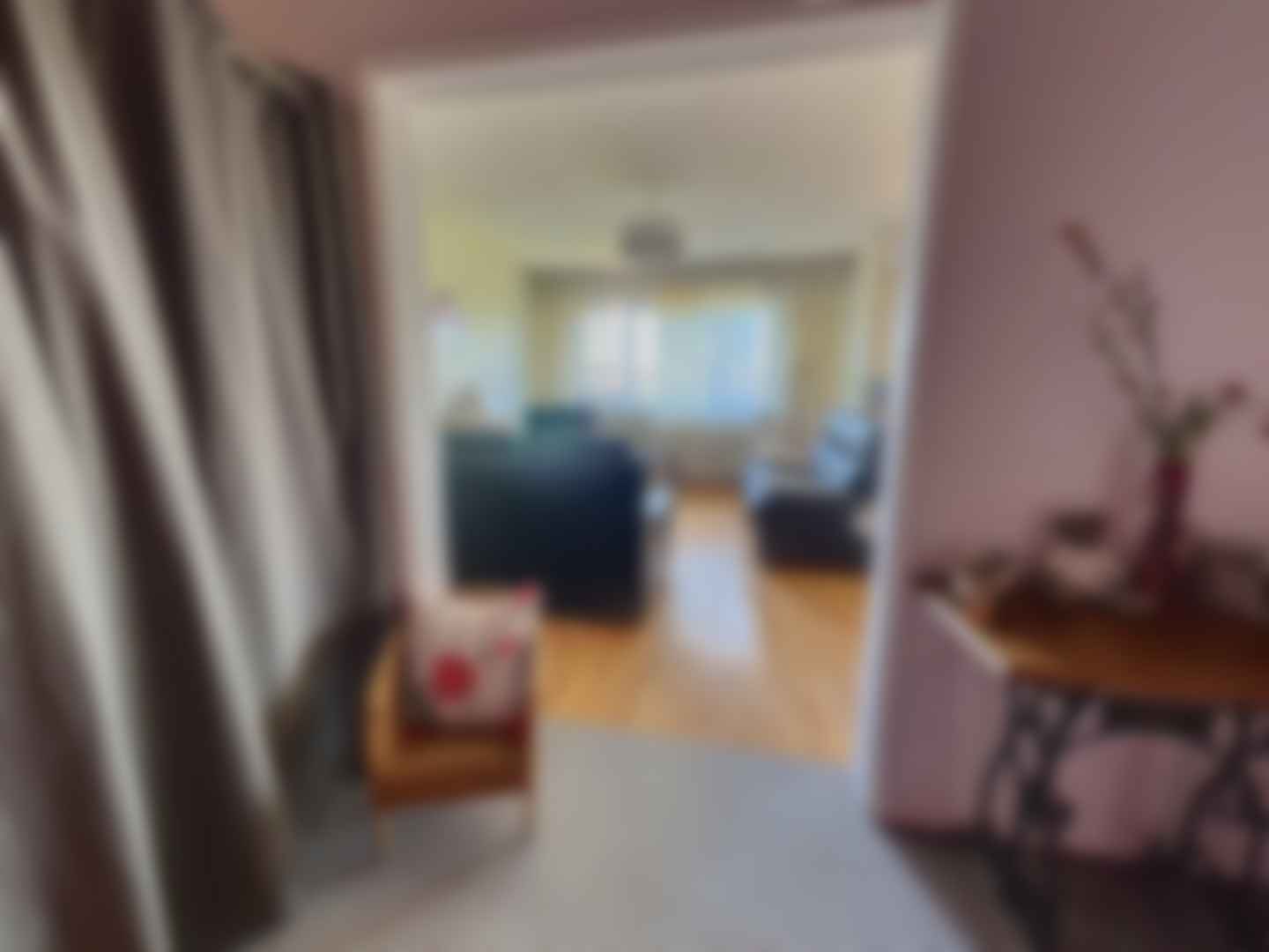 loading blurry tour image