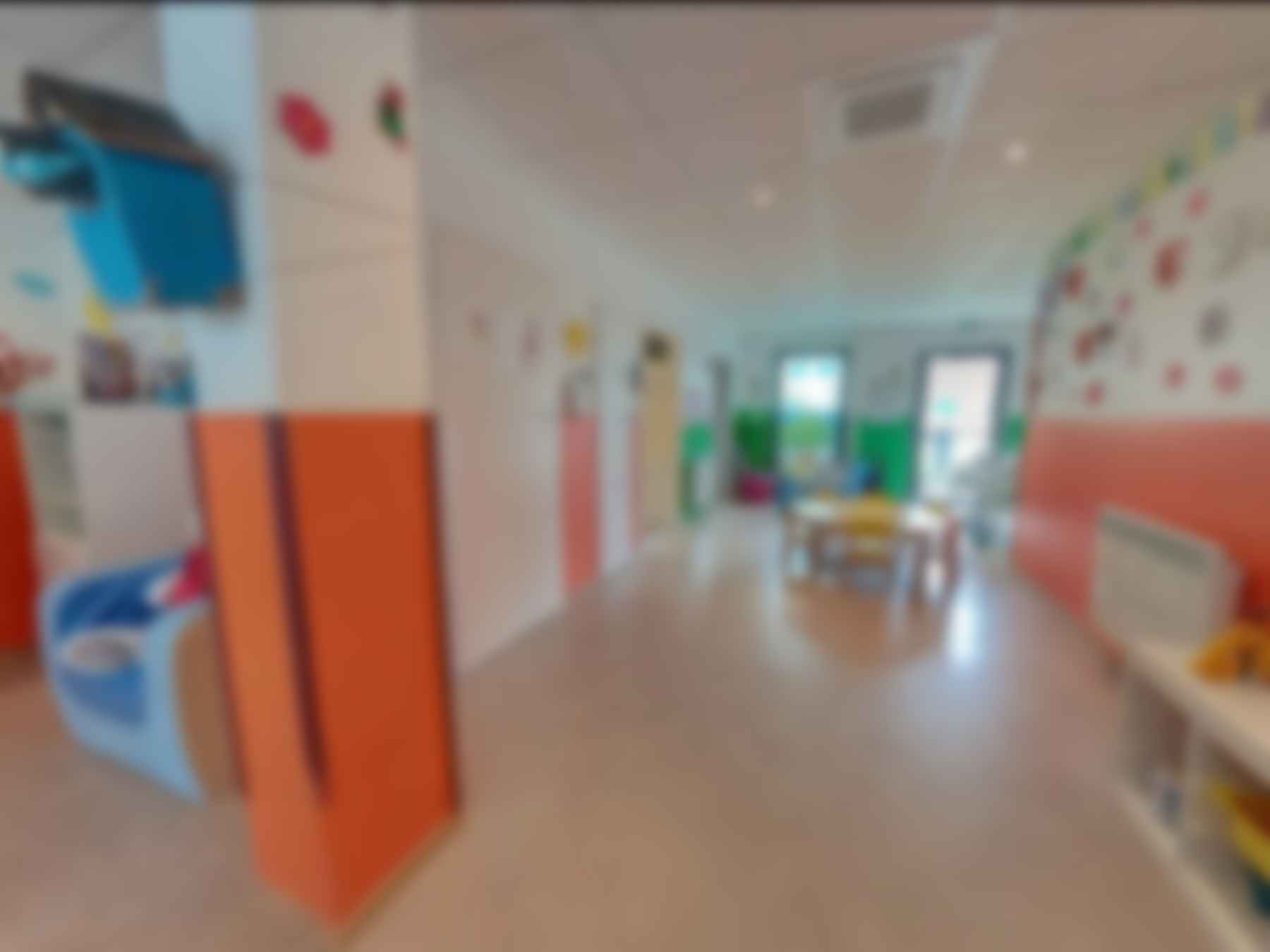 loading blurry tour image