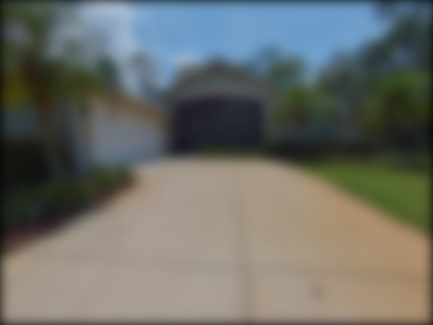 loading blurry tour image