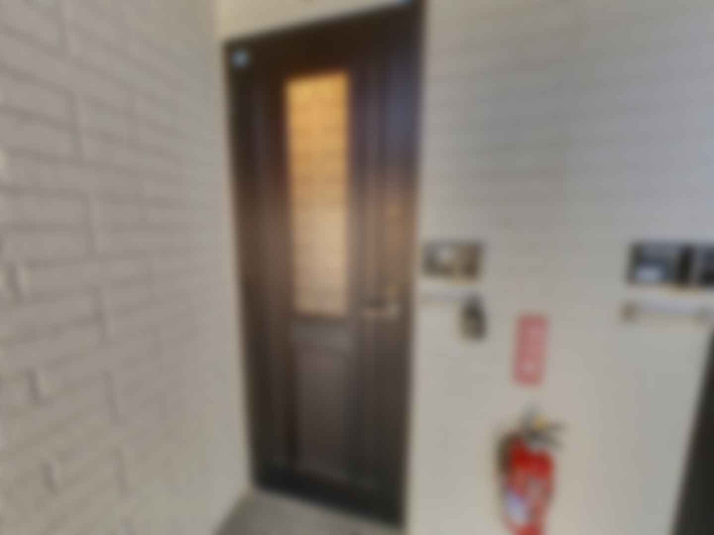 loading blurry tour image