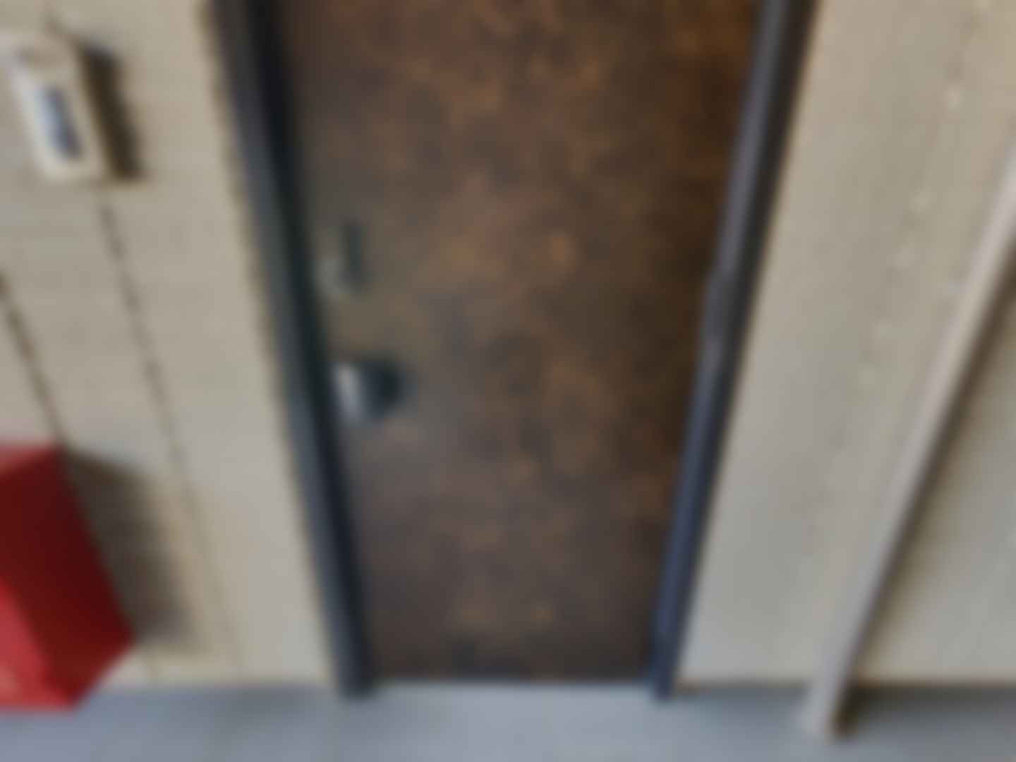 loading blurry tour image