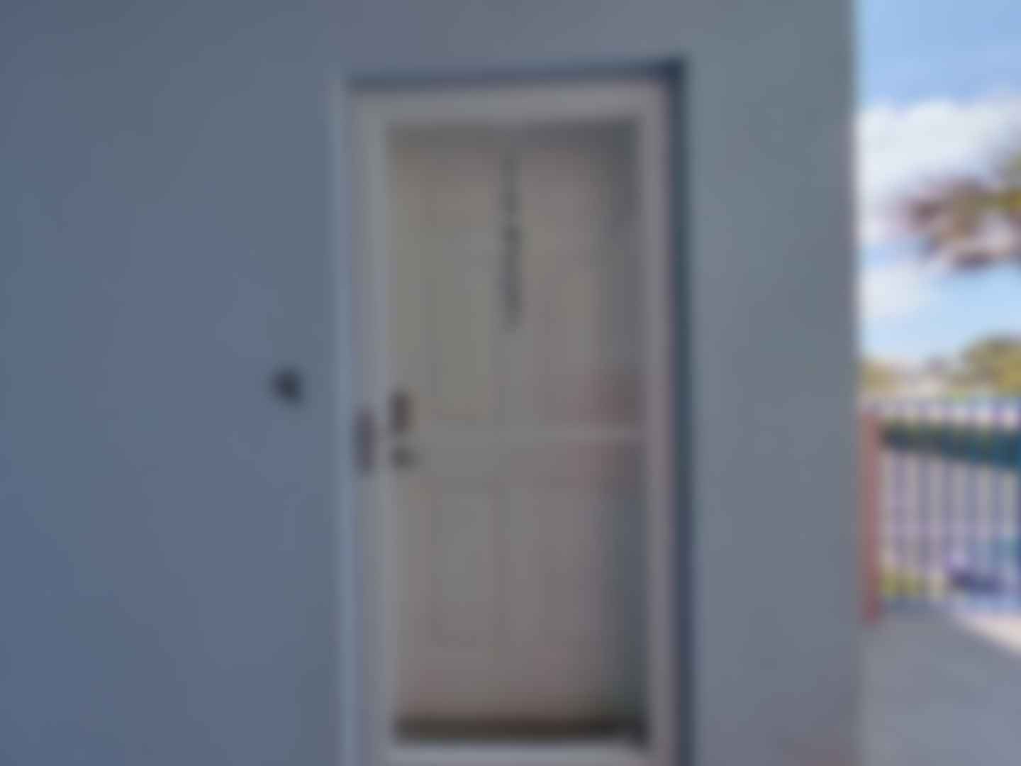 loading blurry tour image