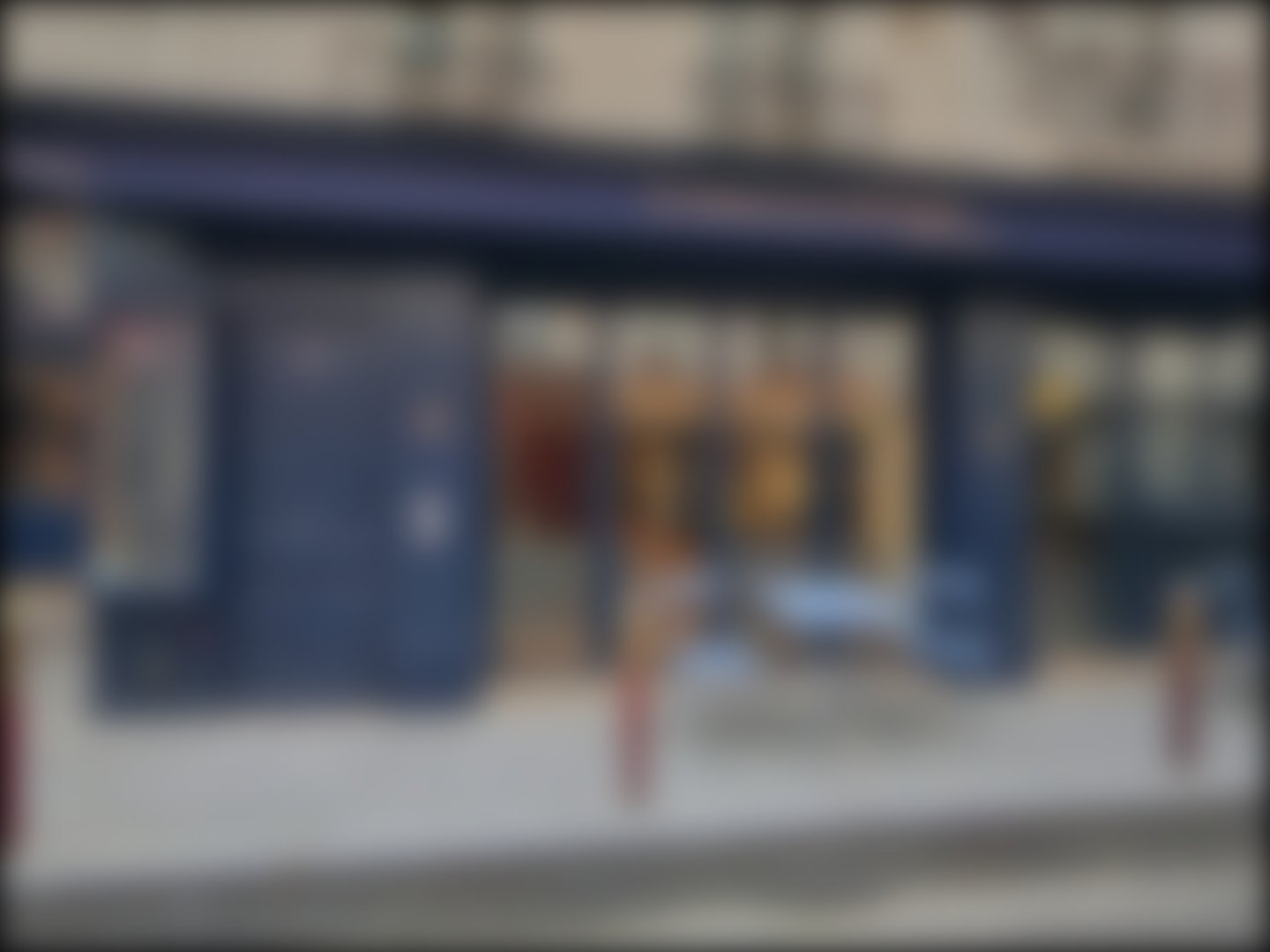 loading blurry tour image