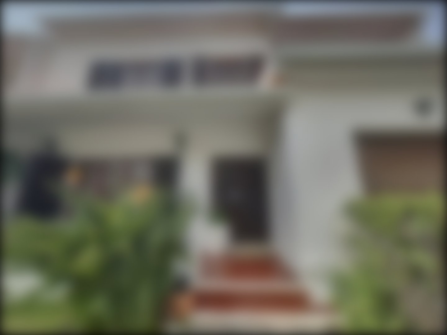 loading blurry tour image