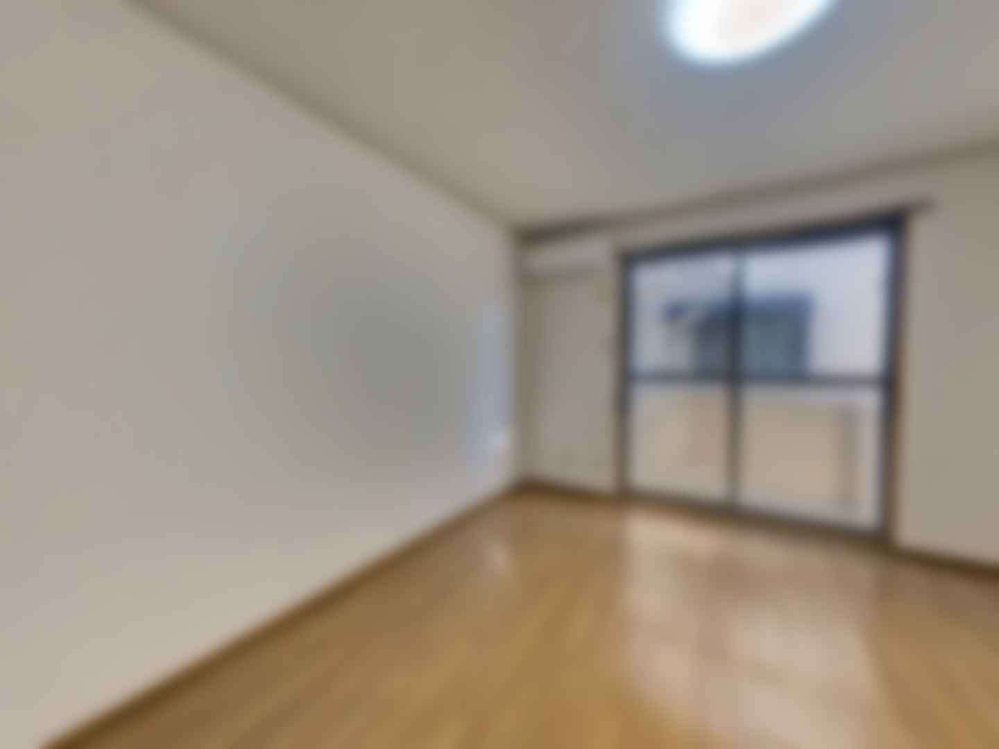 loading blurry tour image