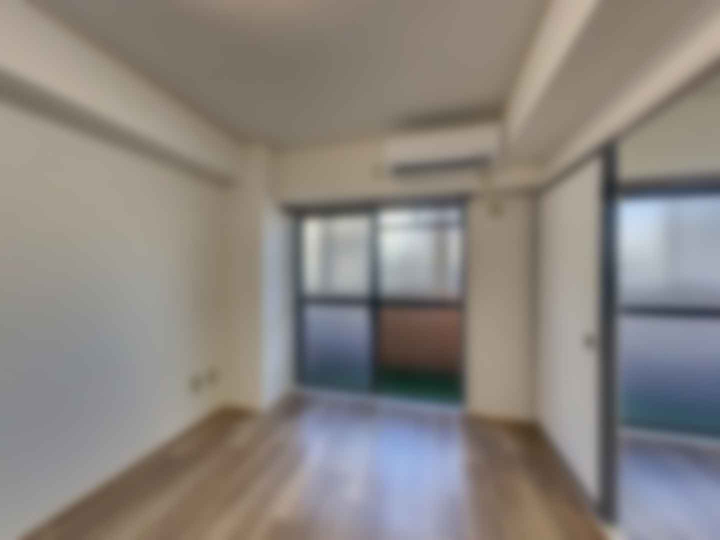 loading blurry tour image