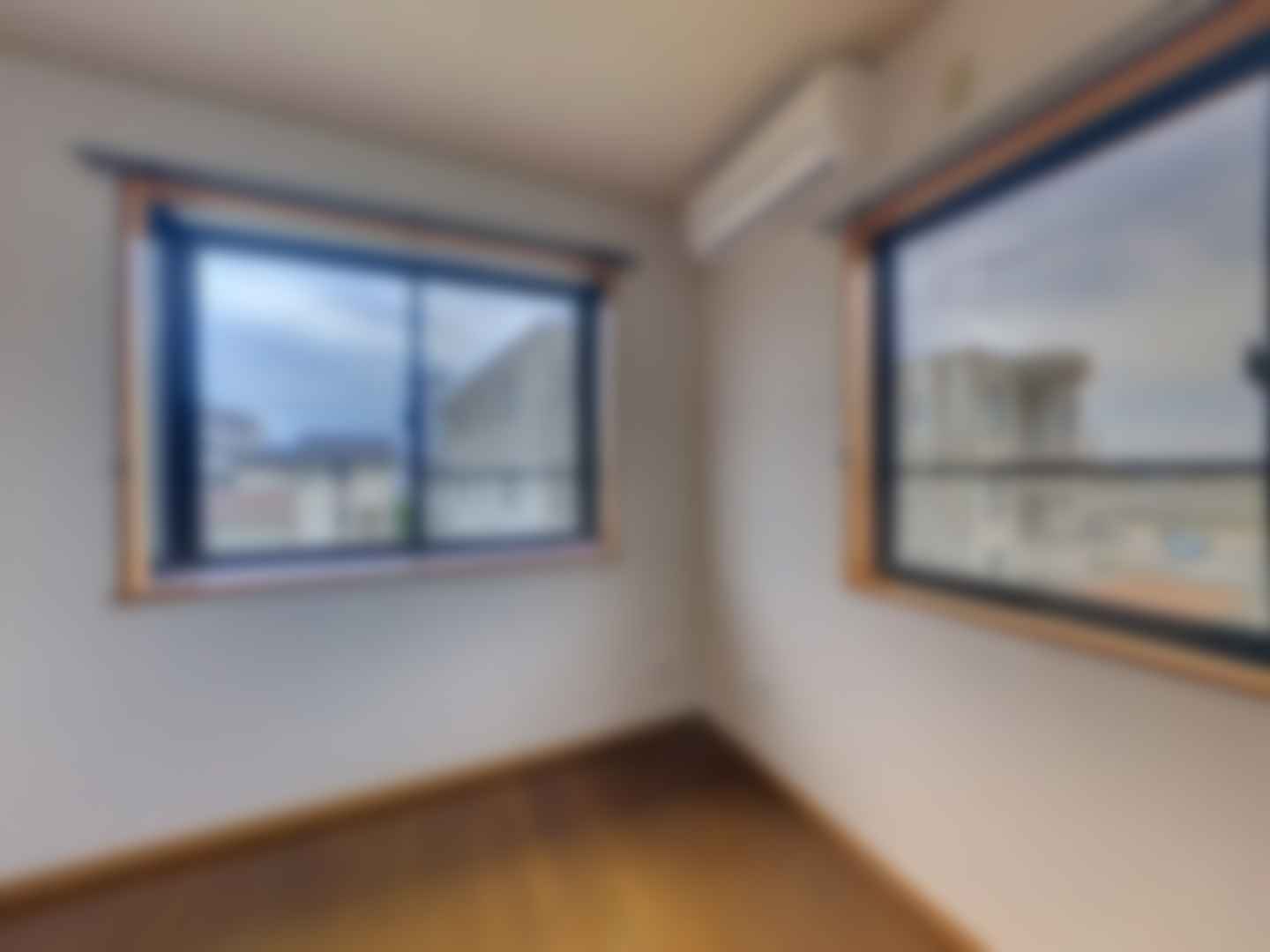 loading blurry tour image