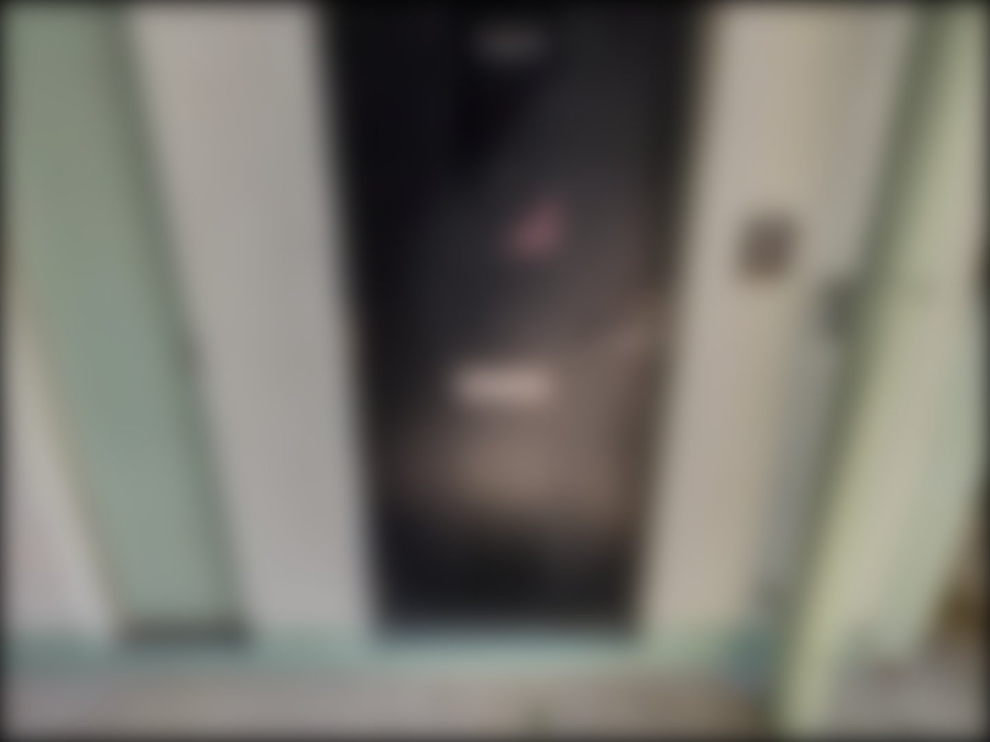 loading blurry tour image