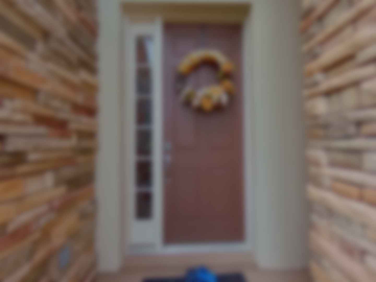 loading blurry tour image