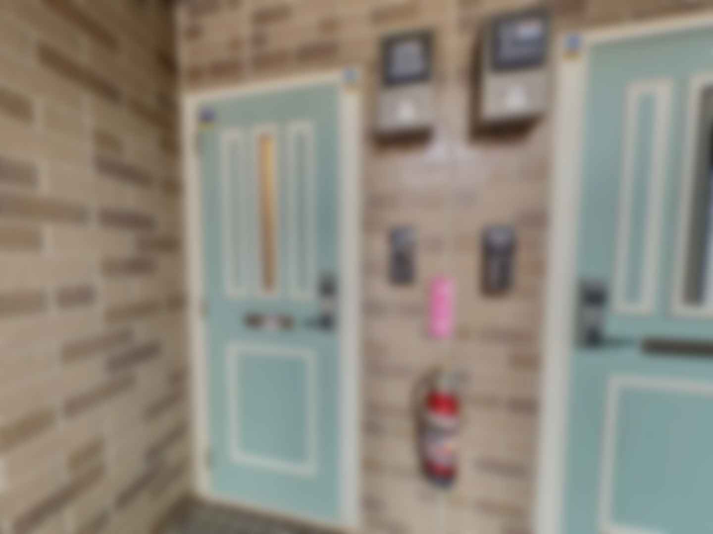 loading blurry tour image