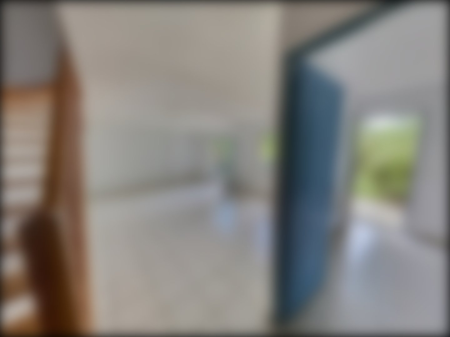 loading blurry tour image