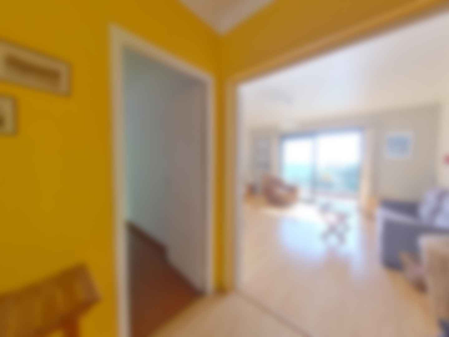 loading blurry tour image