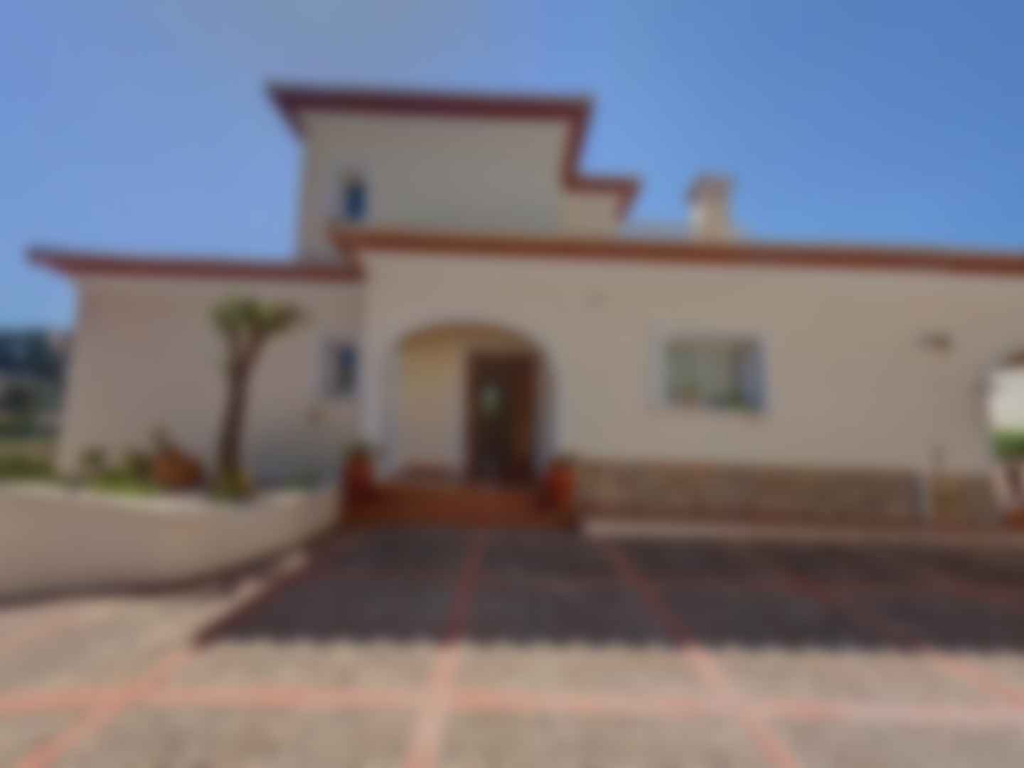 loading blurry tour image