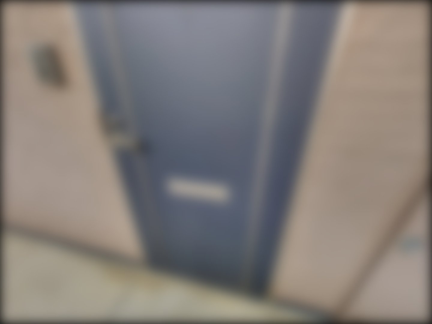 loading blurry tour image