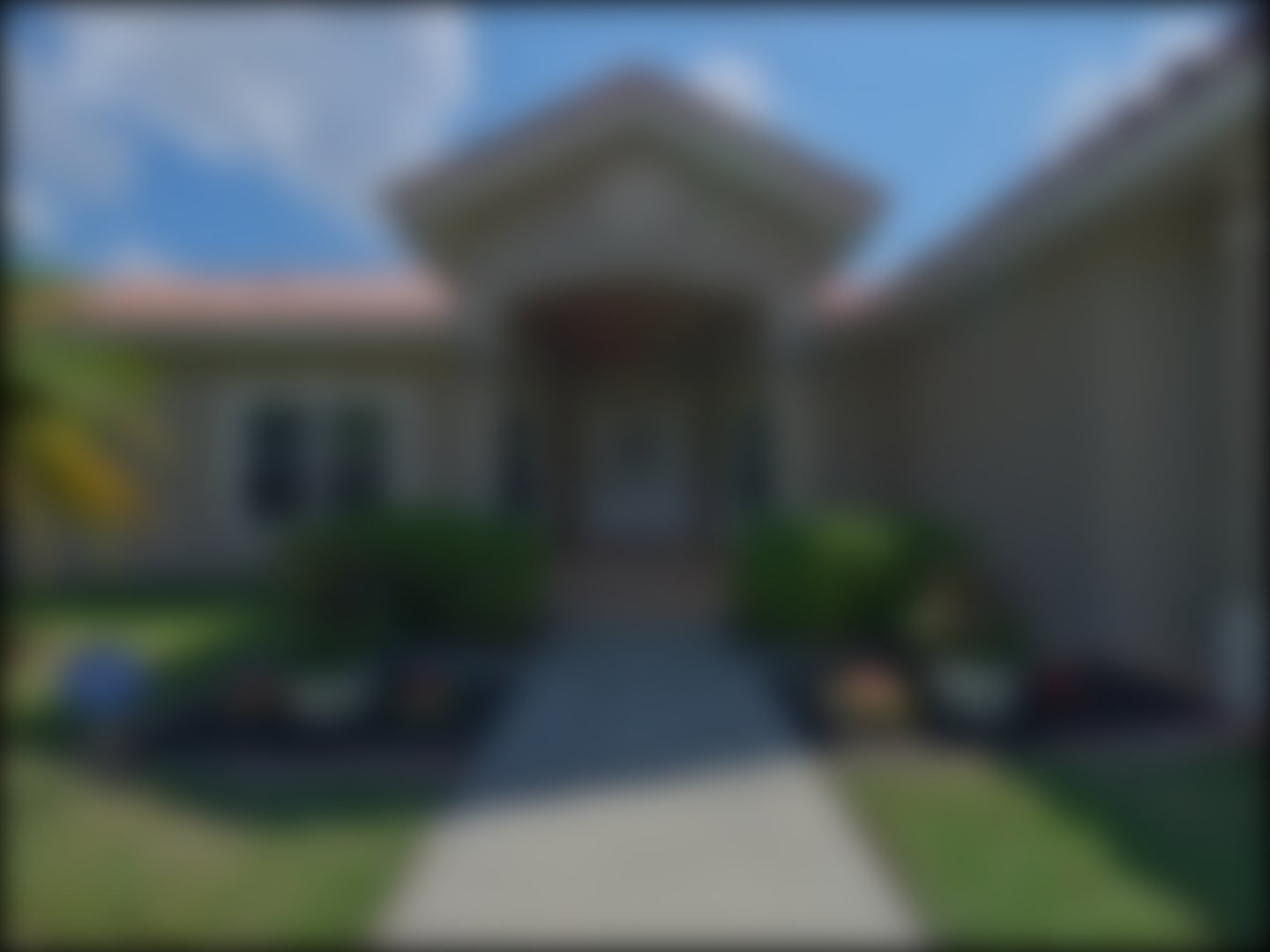 loading blurry tour image