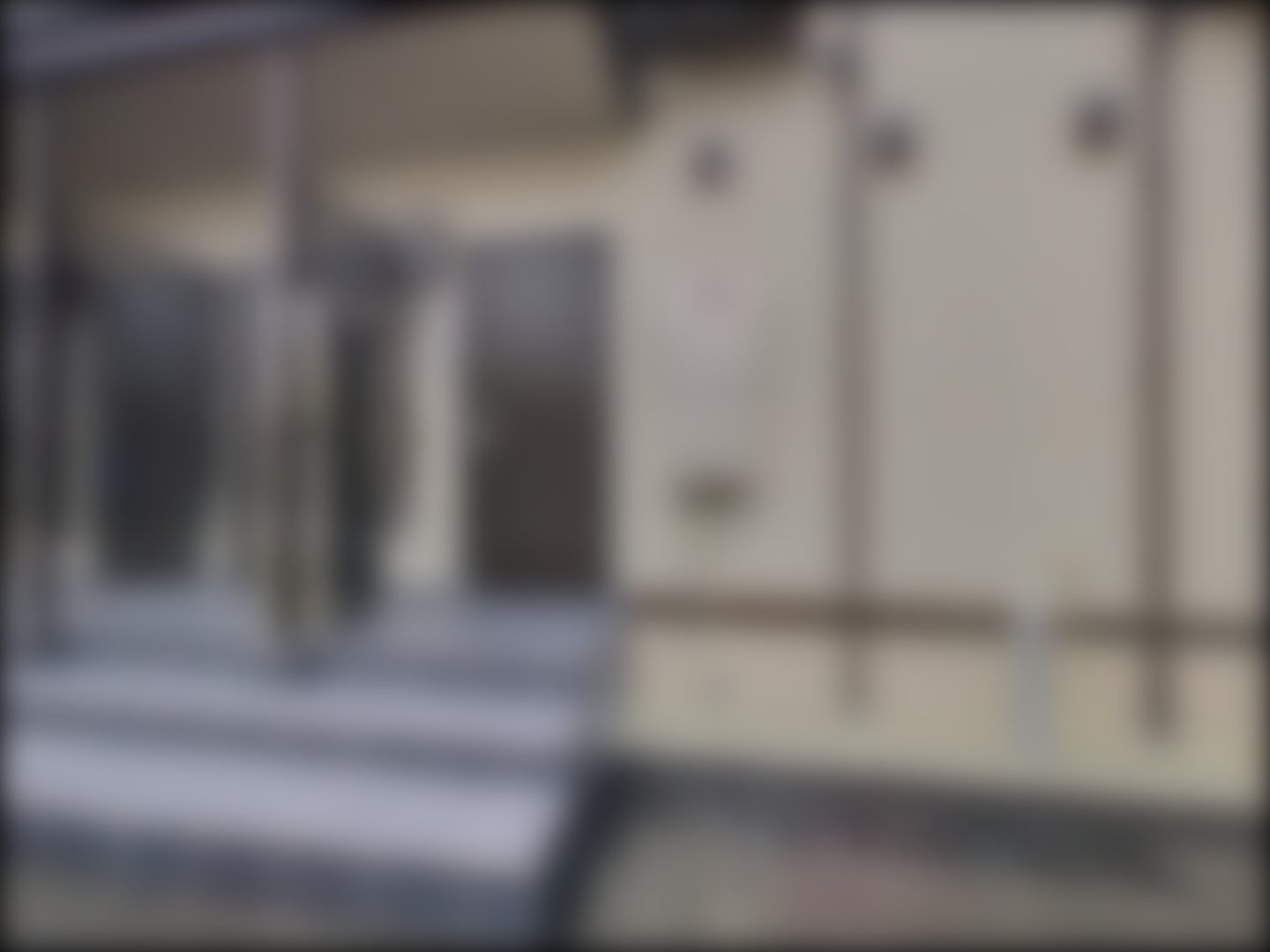 loading blurry tour image