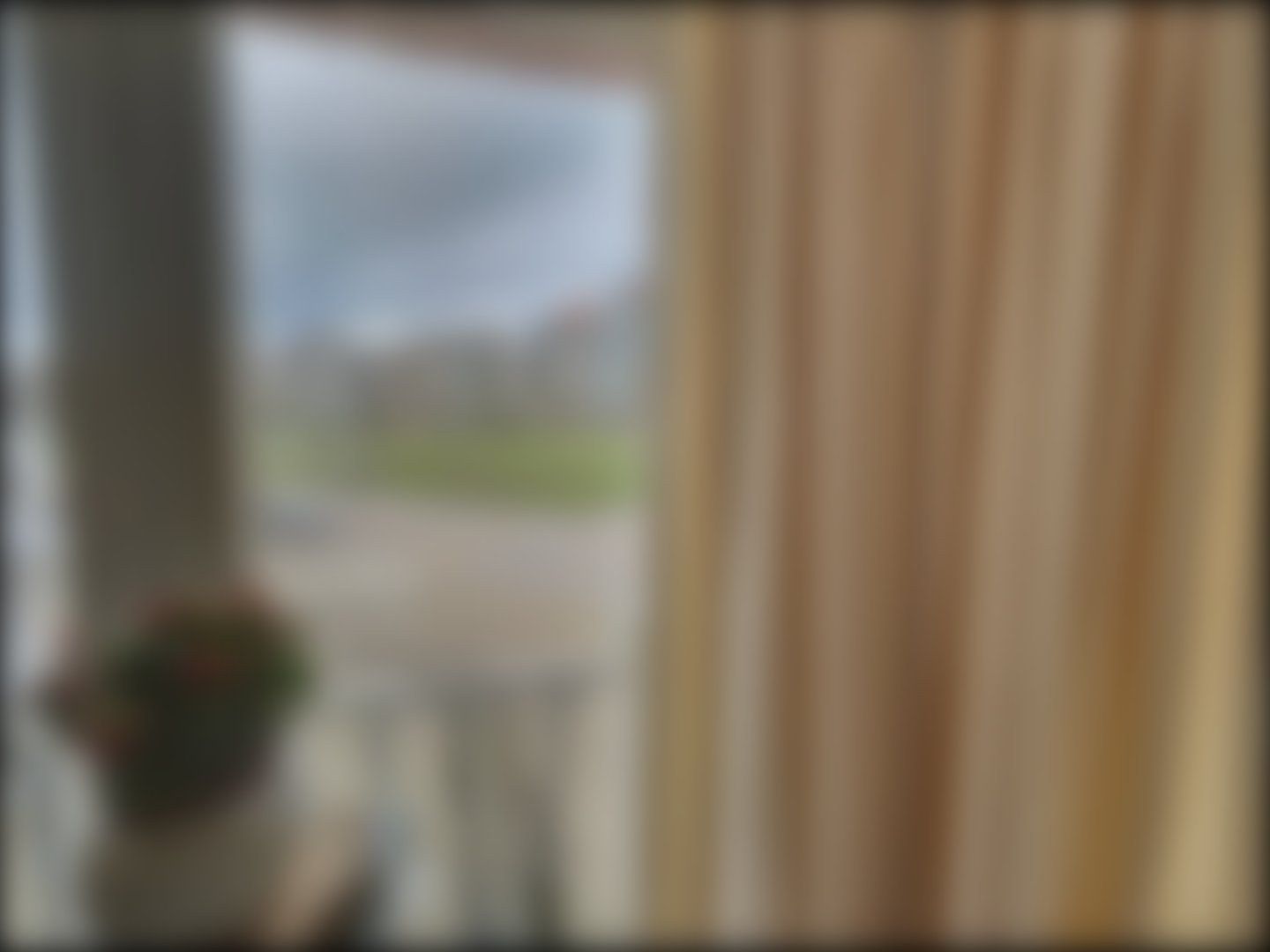 loading blurry tour image