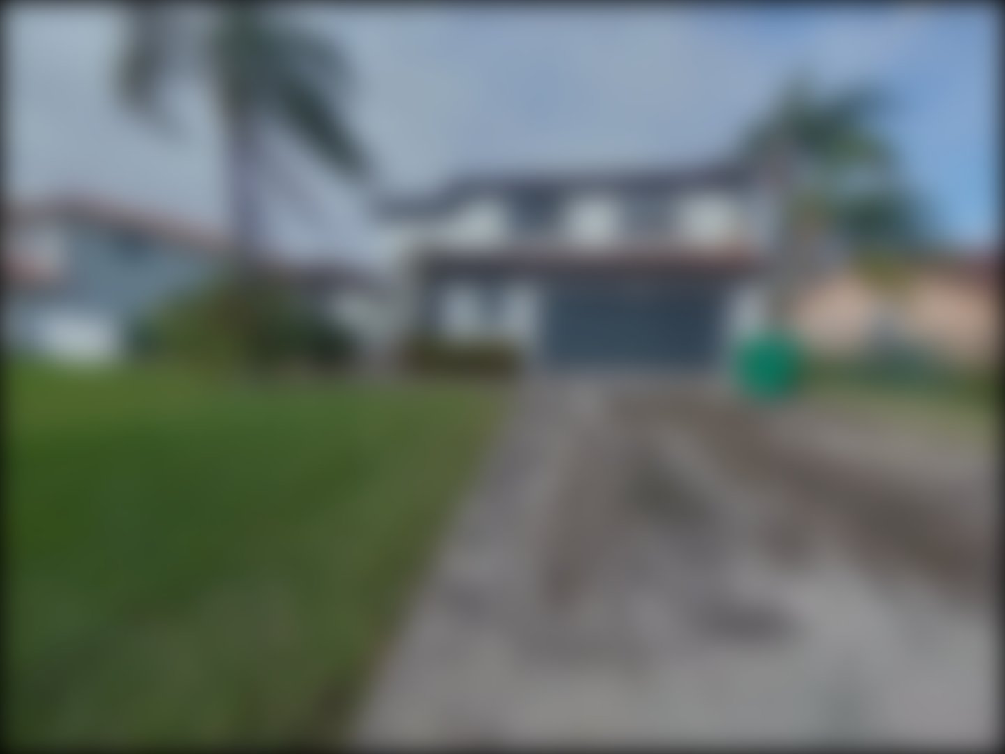 loading blurry tour image