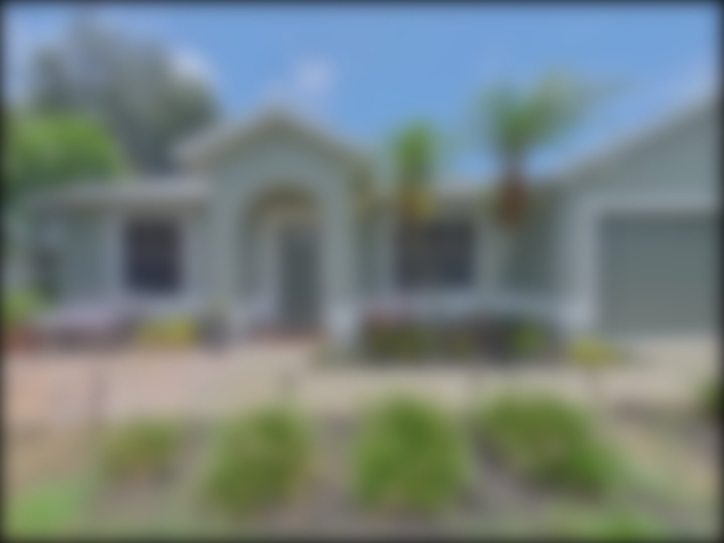 loading blurry tour image