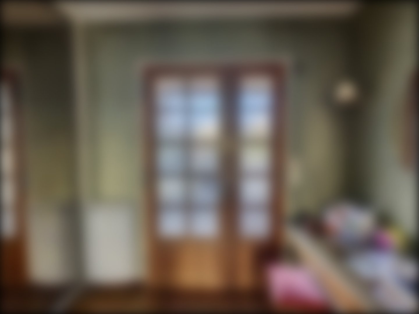 loading blurry tour image