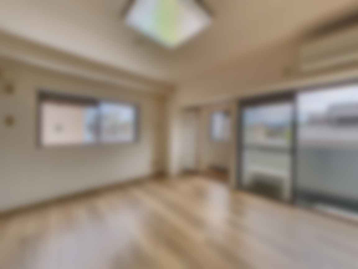 loading blurry tour image