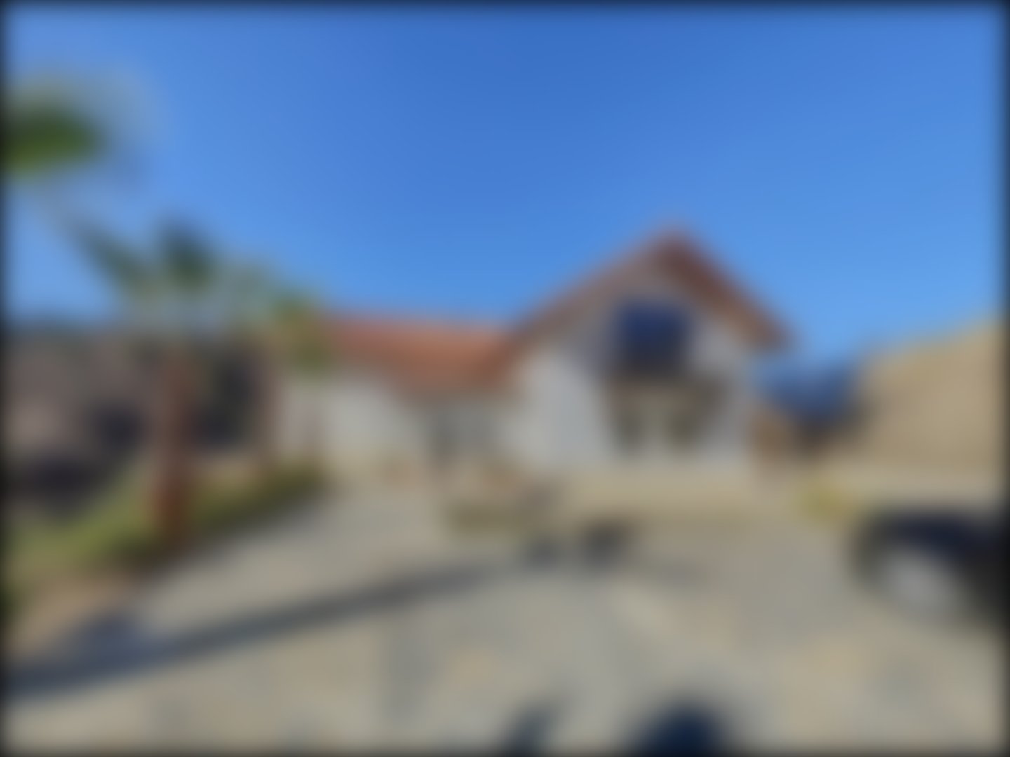 loading blurry tour image