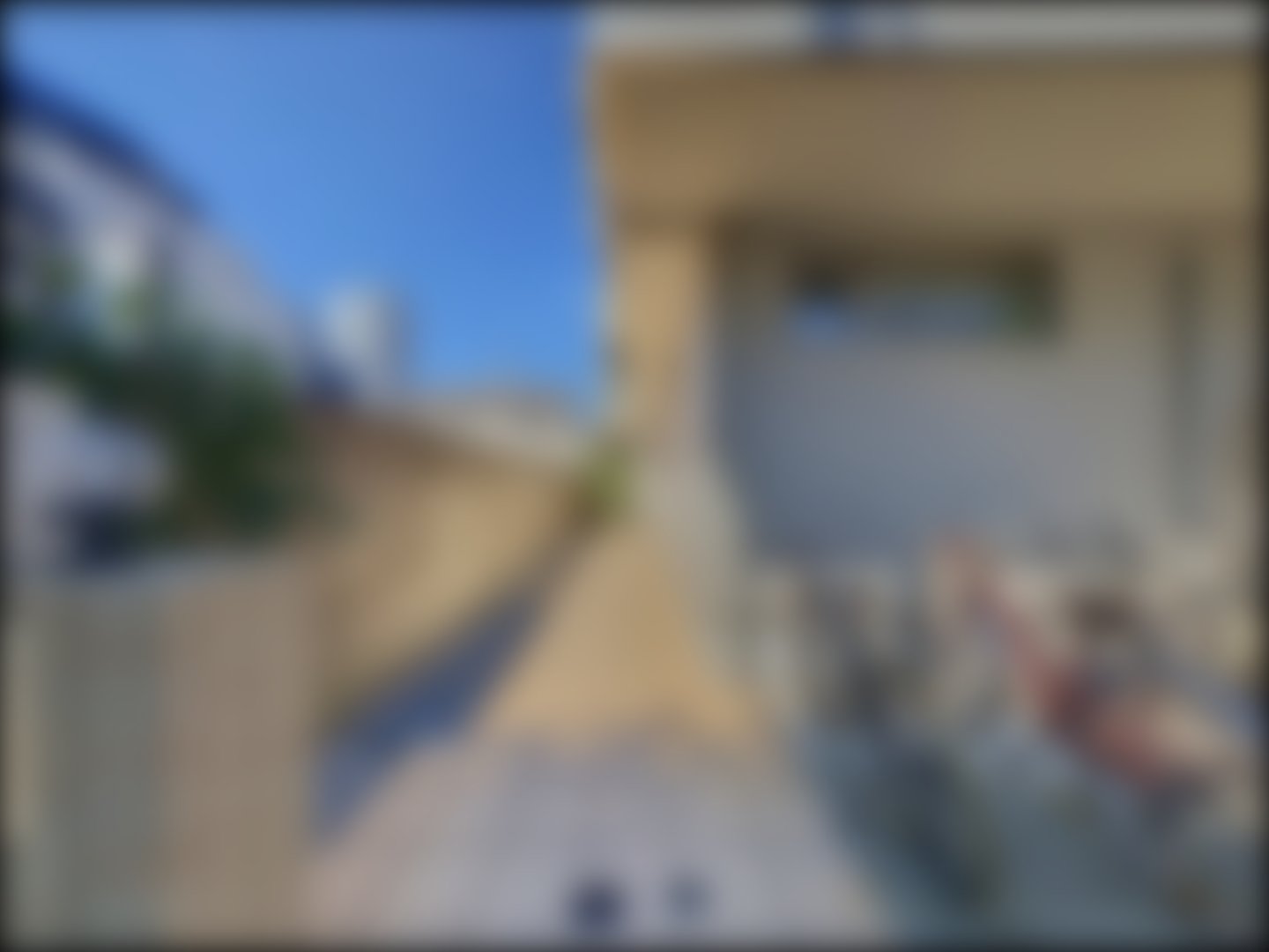 loading blurry tour image