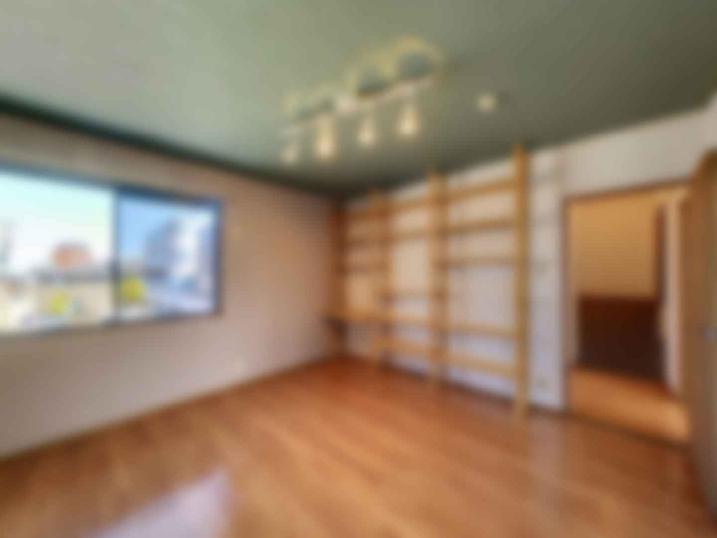 loading blurry tour image