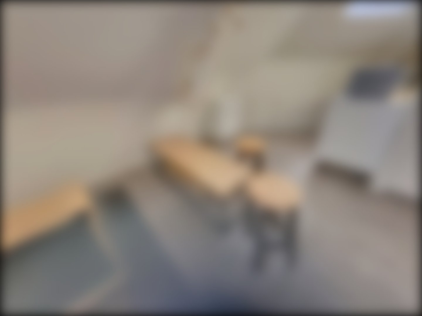 loading blurry tour image