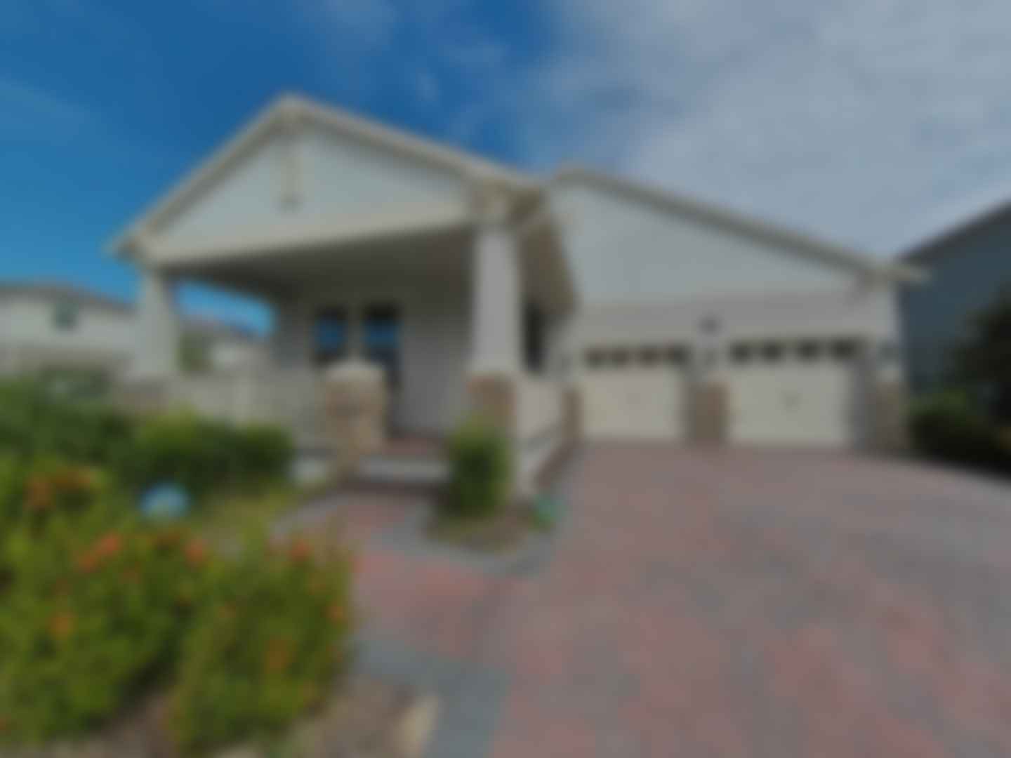 loading blurry tour image