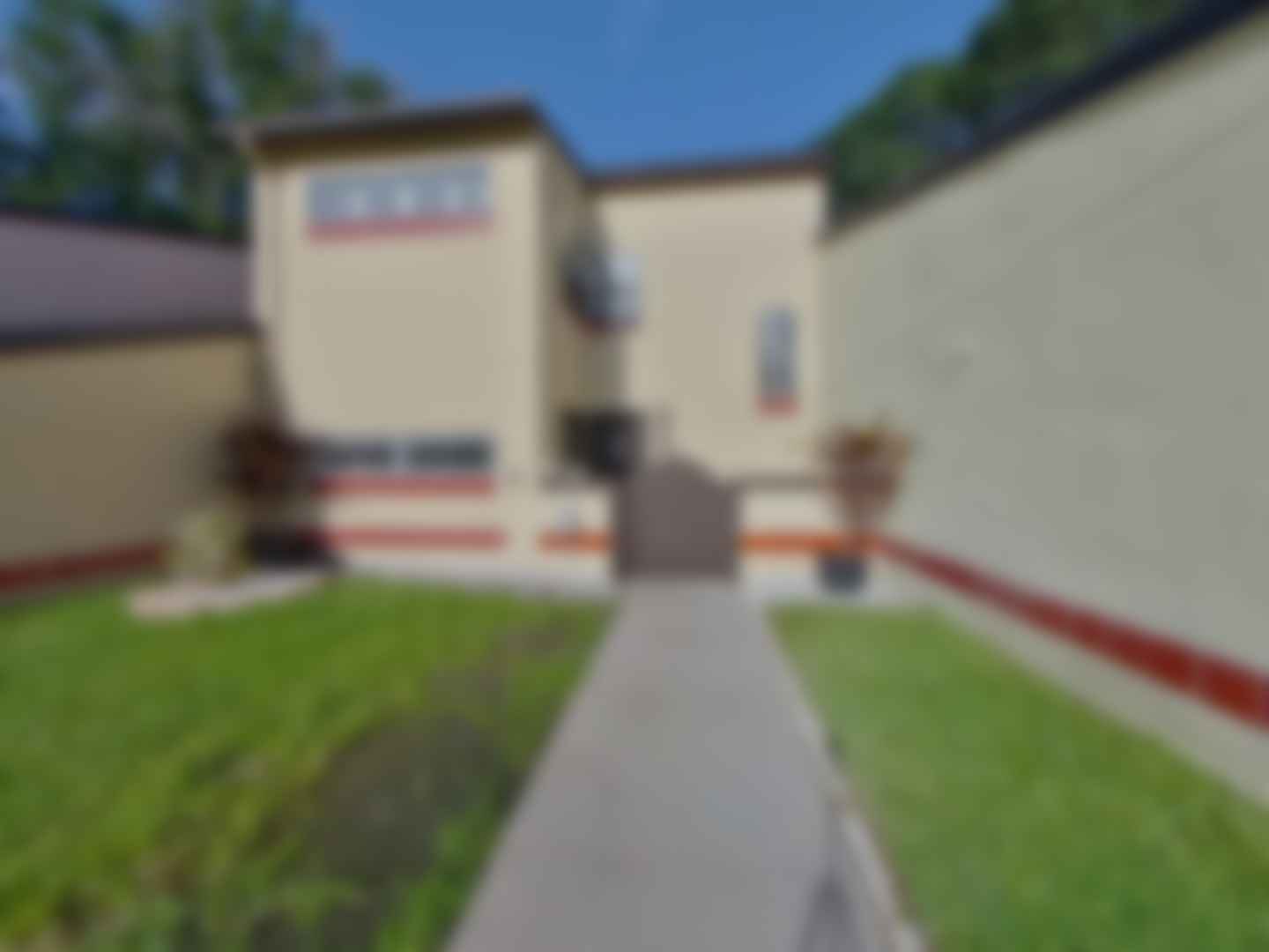 loading blurry tour image