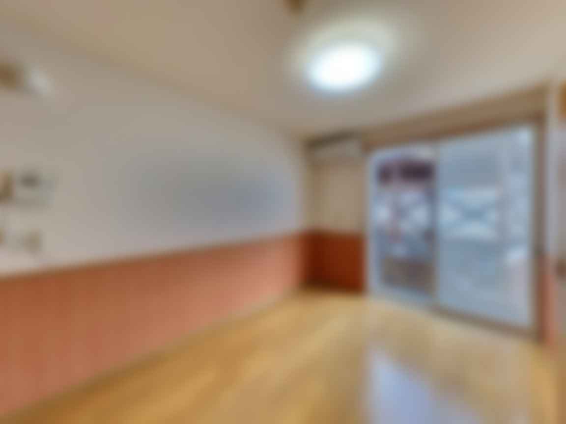 loading blurry tour image