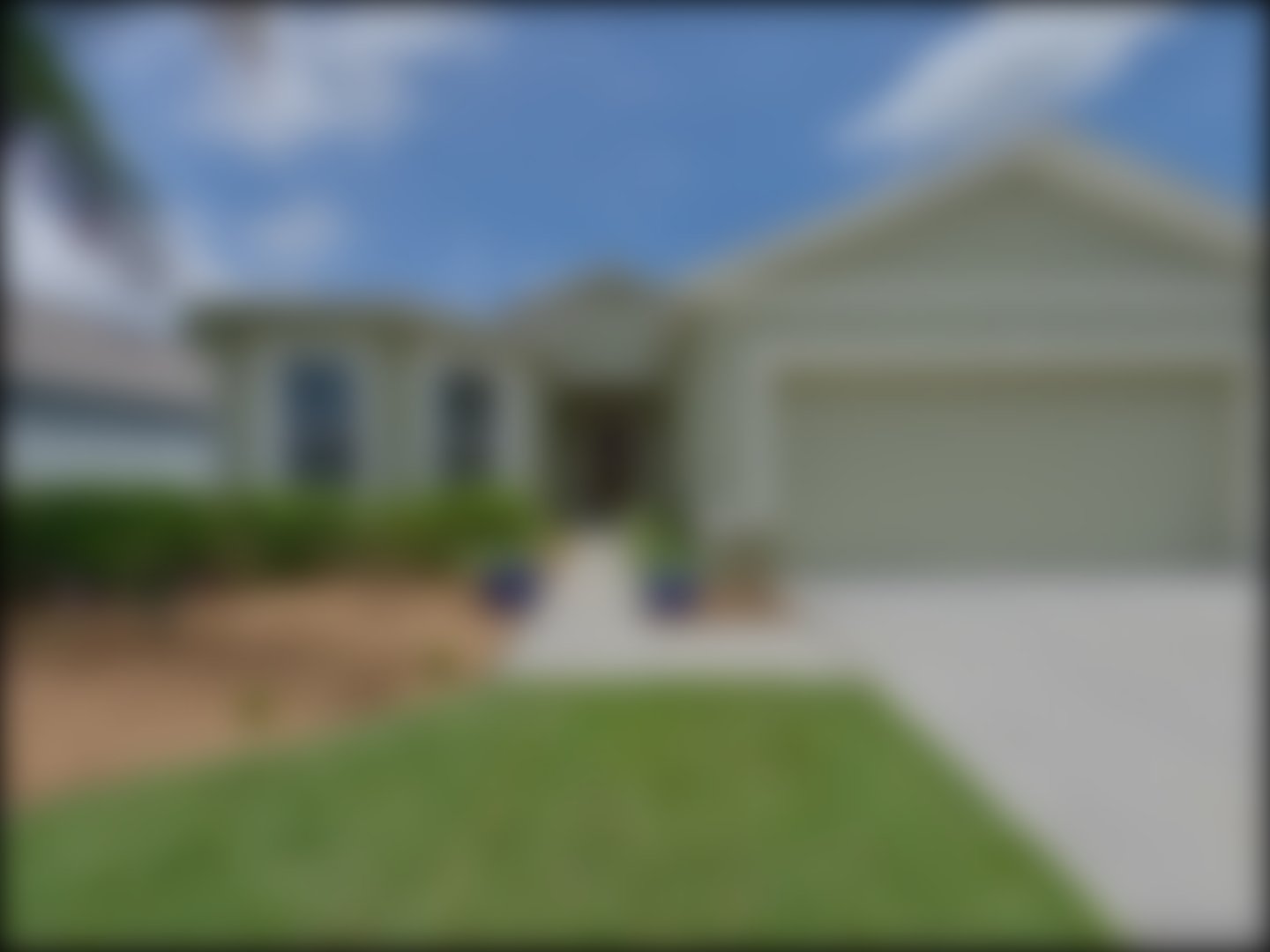 loading blurry tour image