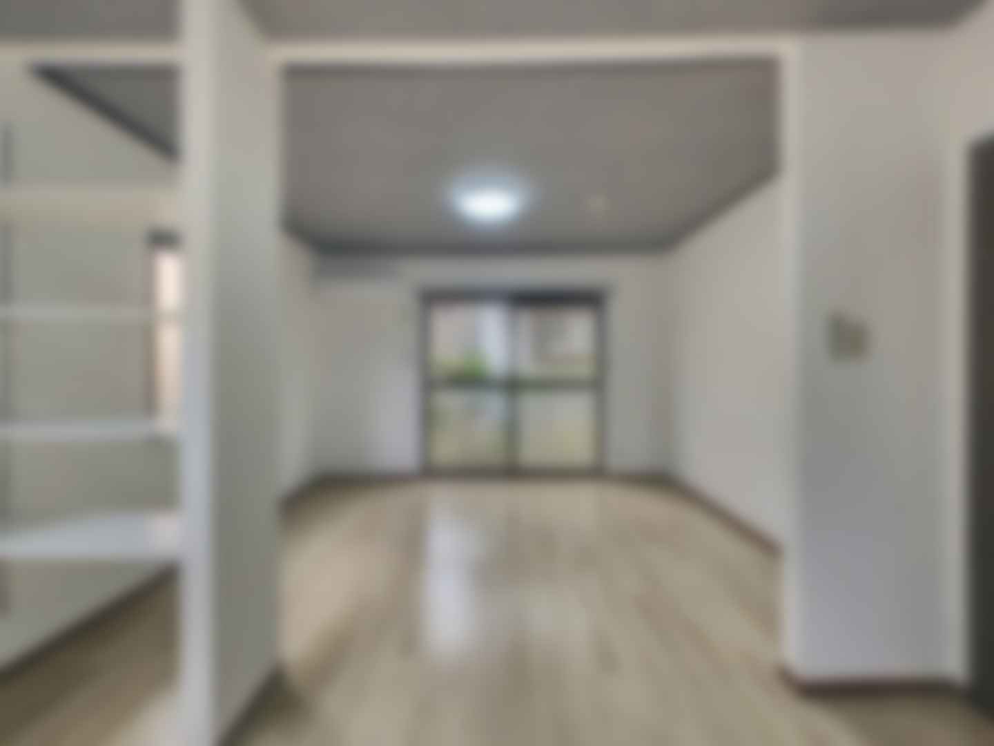 loading blurry tour image