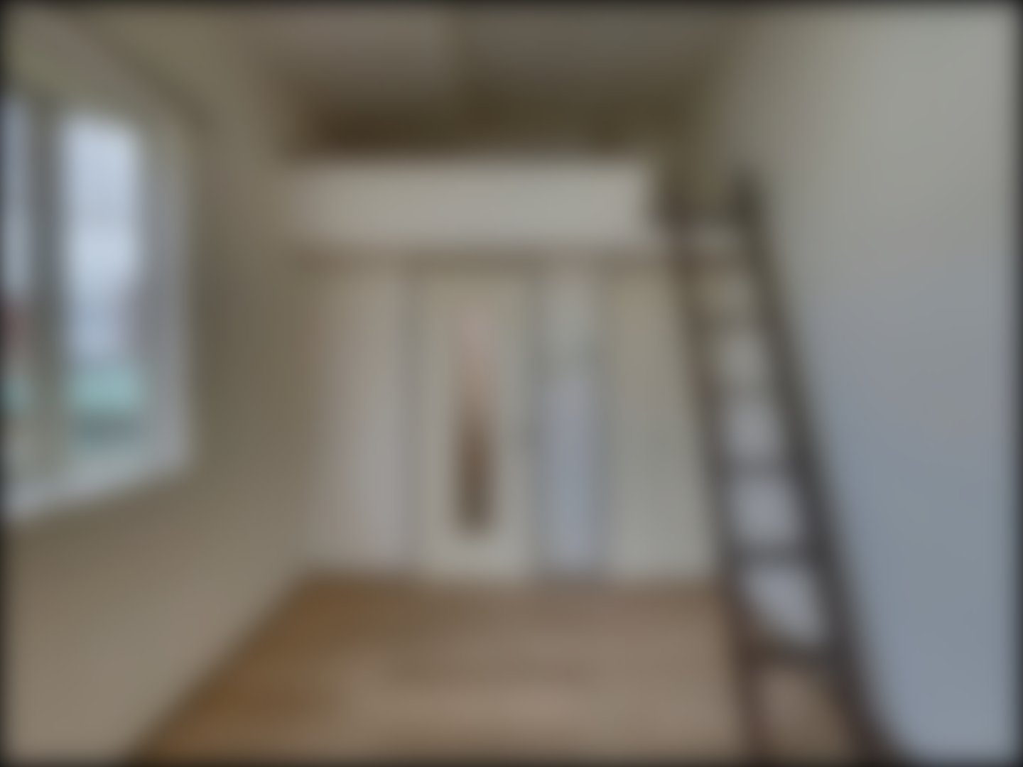 loading blurry tour image