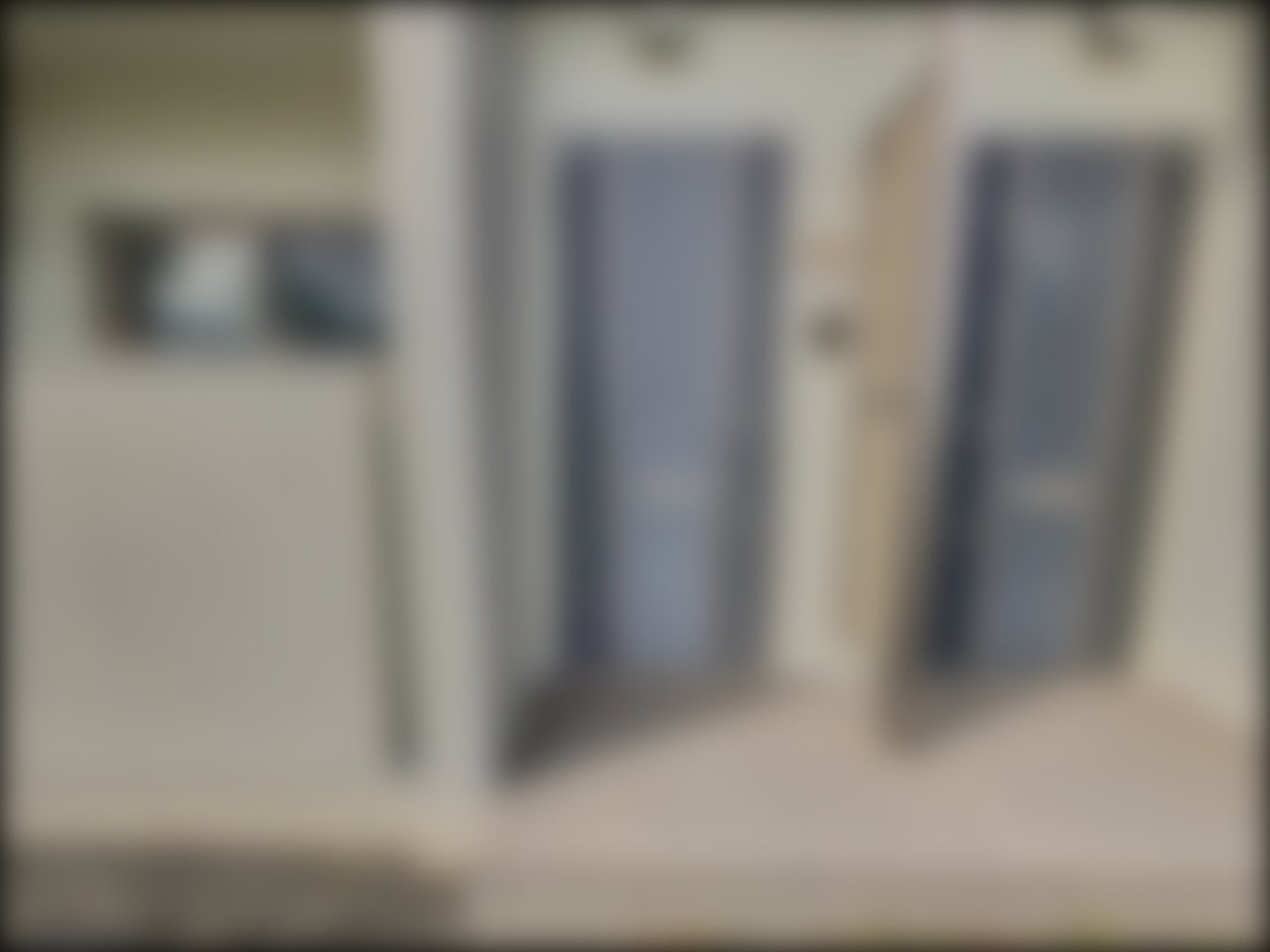 loading blurry tour image