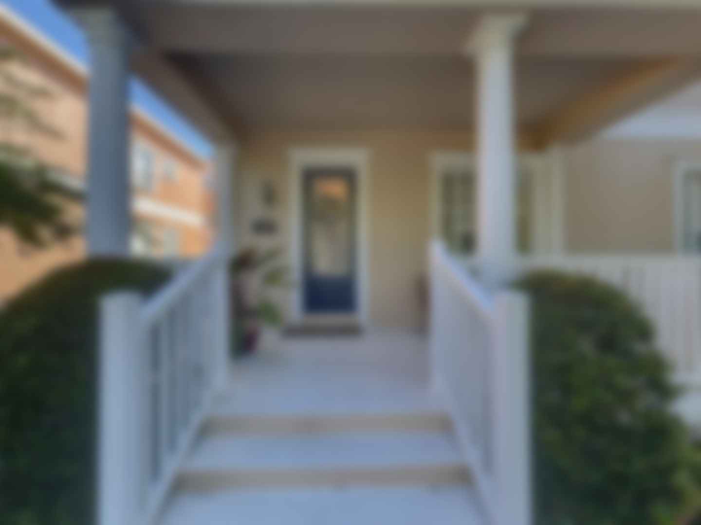 loading blurry tour image