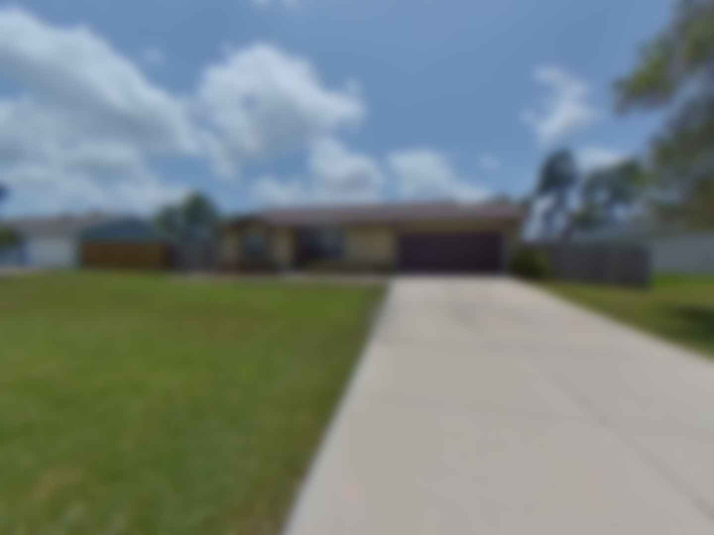 loading blurry tour image