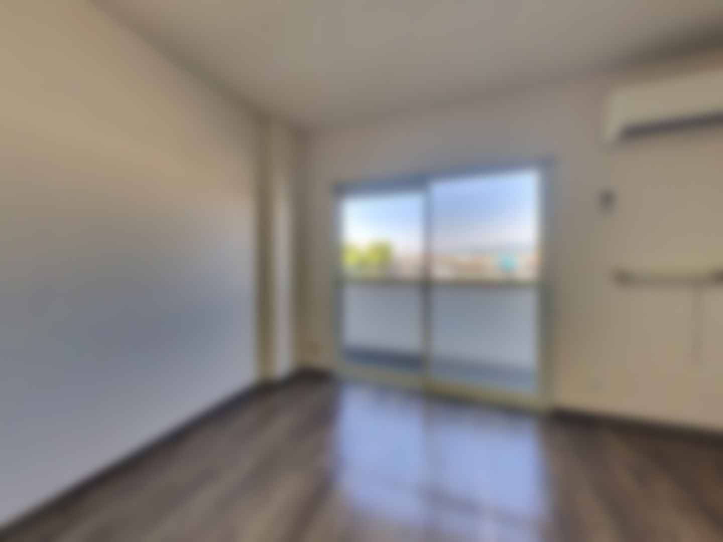 loading blurry tour image