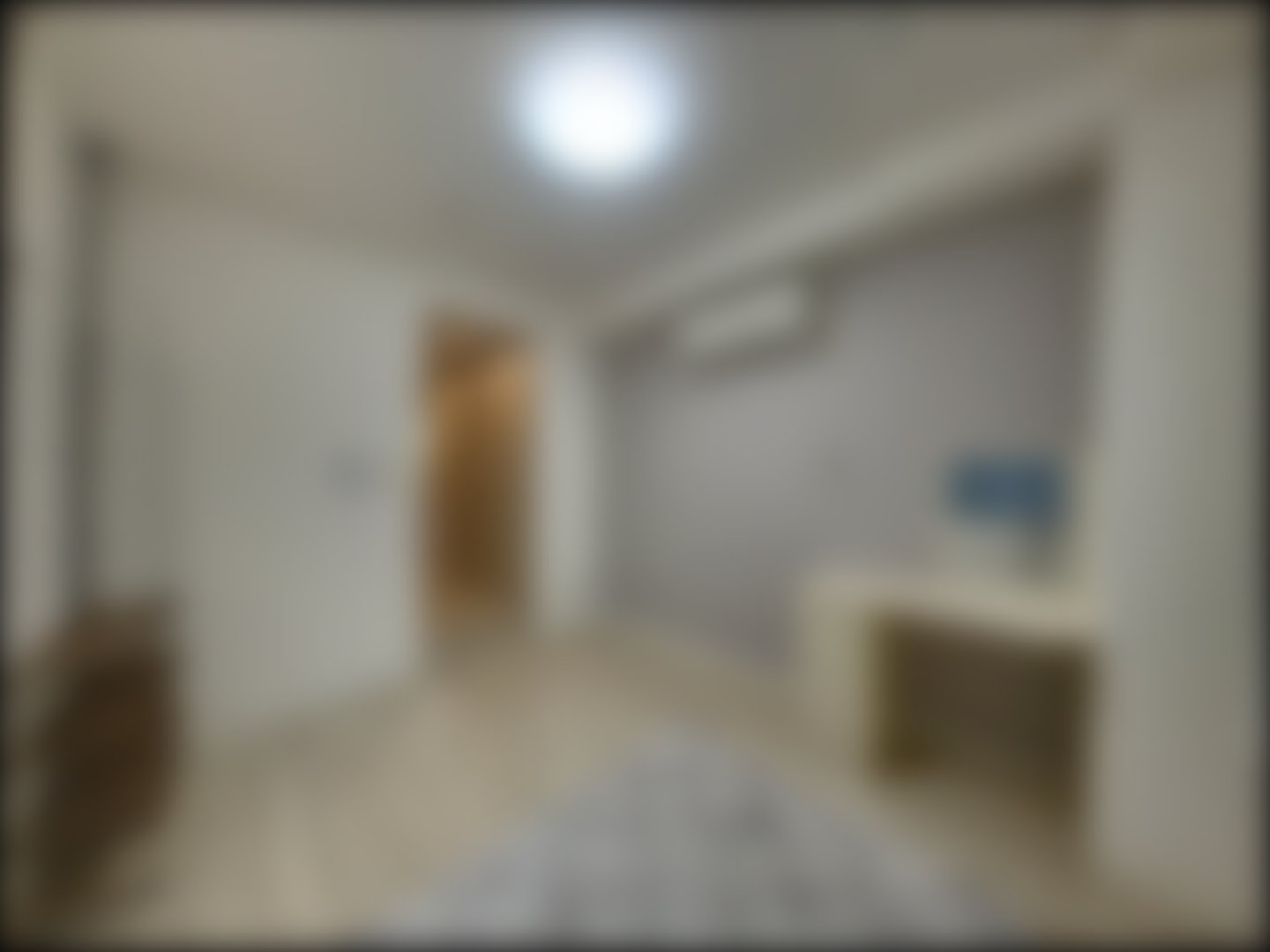 loading blurry tour image