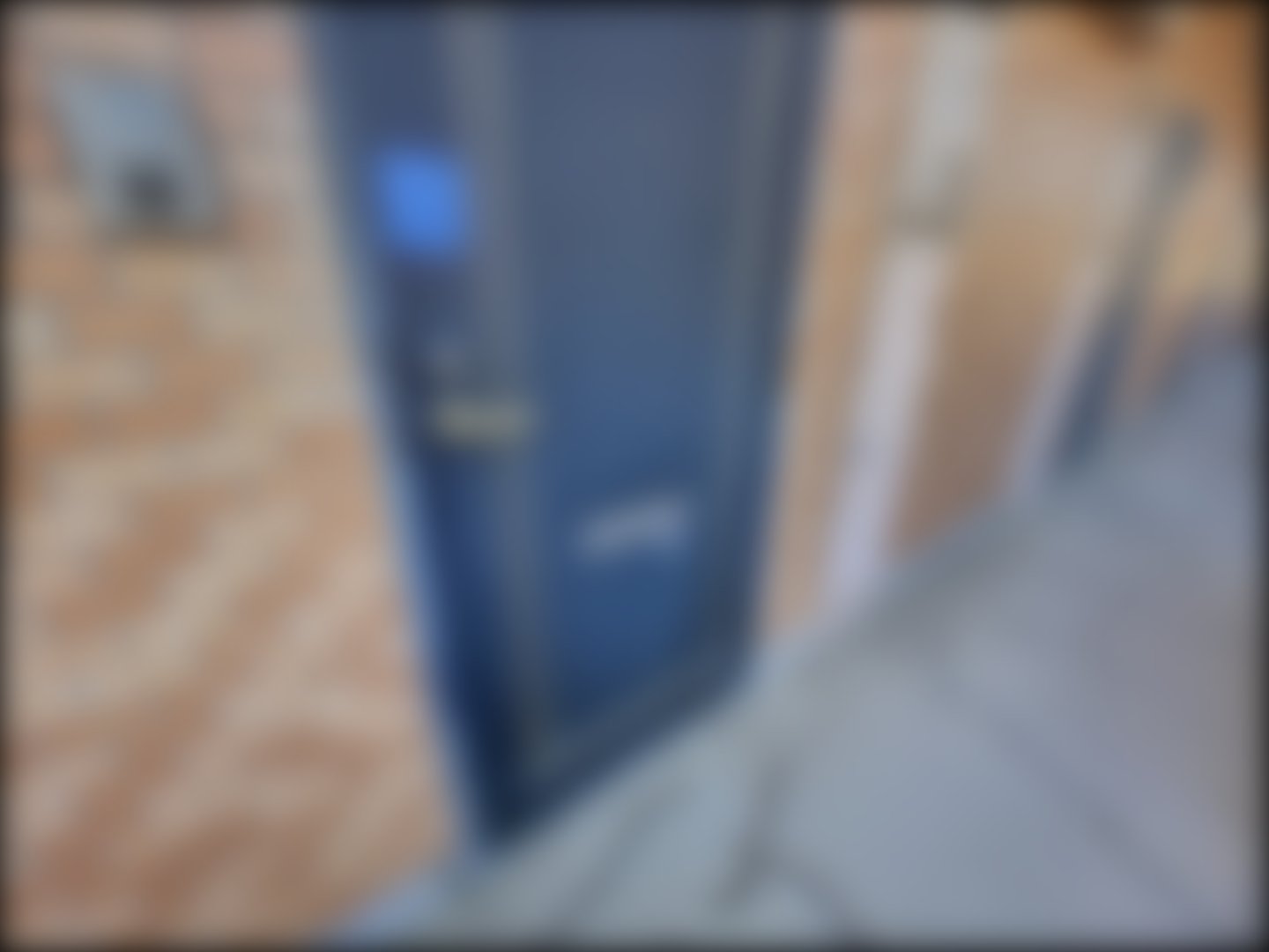 loading blurry tour image