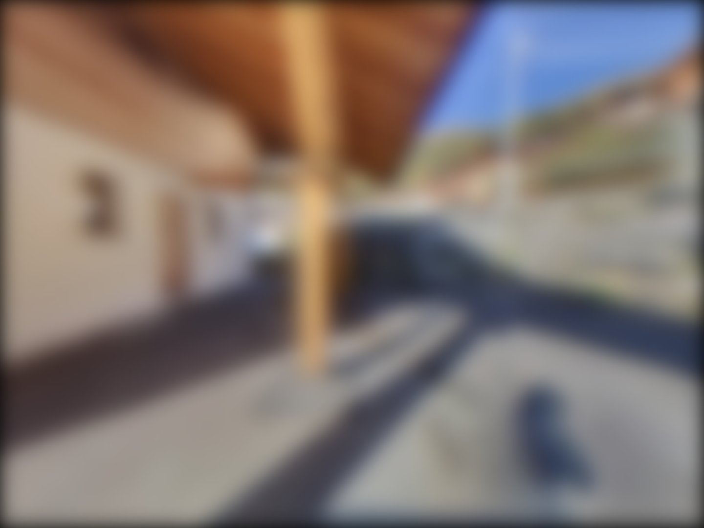 loading blurry tour image