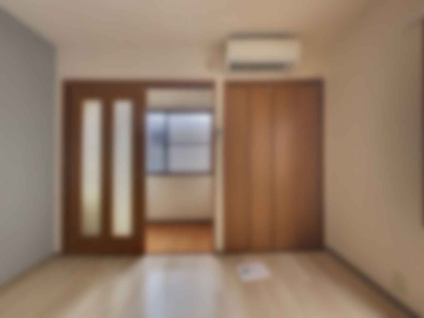 loading blurry tour image