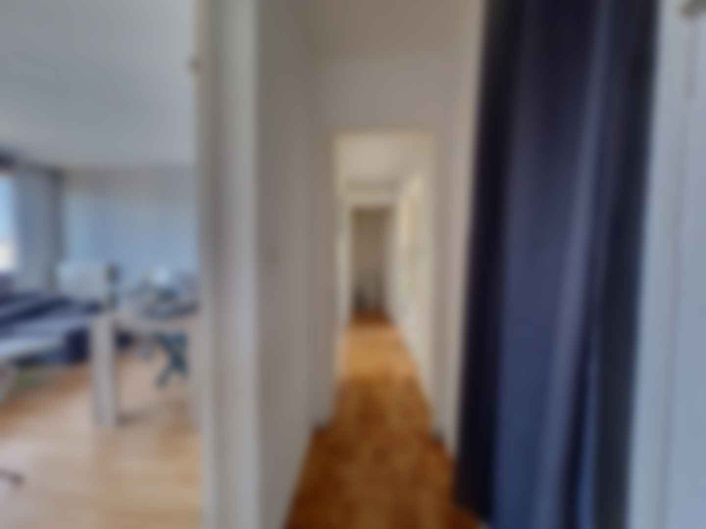 loading blurry tour image